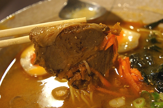 叉燒肉片,很軟嫩..不過被吉品屋養壞了,感覺份量不夠..XDDD