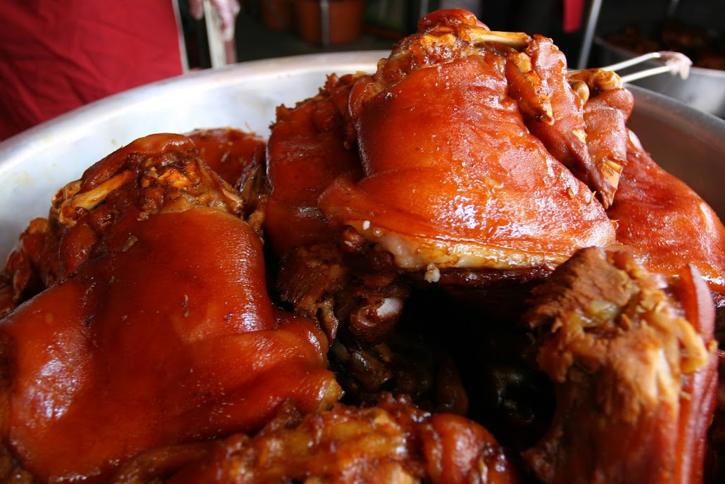 屏東-萬巒-海鴻飯店-萬巒豬腳唯一創始店-外皮Q彈肉質美味的豬腳