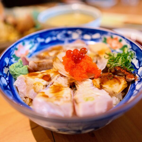 碰心蘿蔔-大立商圈平價日式料理-握壽司/生魚片/排骨炒飯-高雄前金區美食