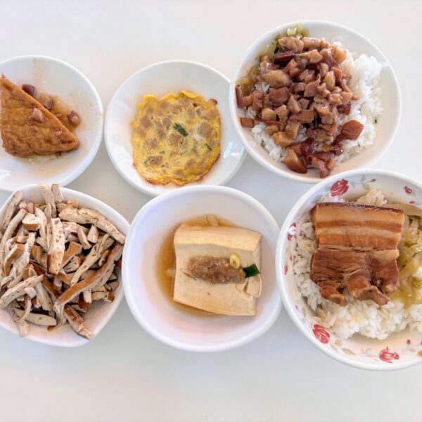 東坡鮮肉飯-高雄文化中心美食-從早餐營業到晚餐的老店