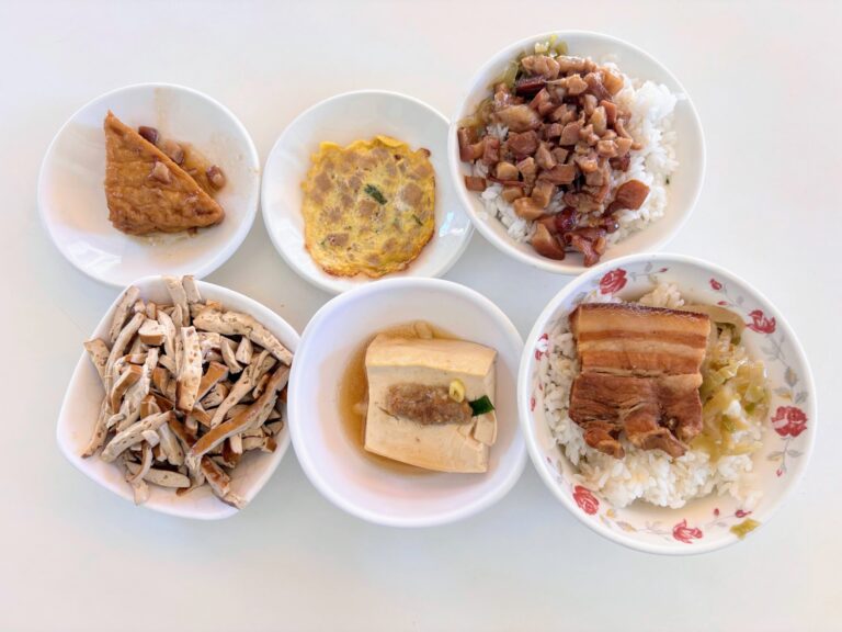 東坡鮮肉飯-高雄文化中心美食-從早餐營業到晚餐的老店