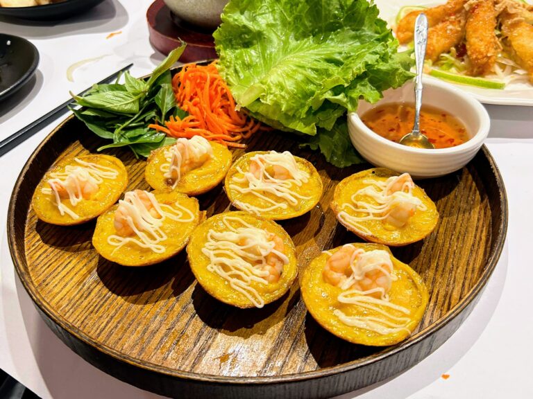 日月香越南料理-文化店-高雄文化中心林泉街美食-高師大和平校區商圈-越南料理推薦