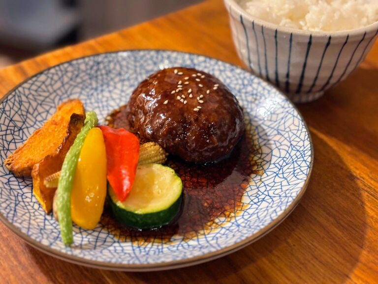 高雄美食｜密特先生Mr.Meat：文化中心林泉街美食-品嚐厚實多汁的日式手打漢堡排