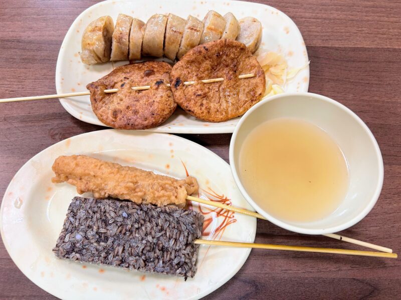 高雄三民市場美食｜三水關東煮-座位更舒適的烤黑輪/大腸/香腸、暖心關東煮