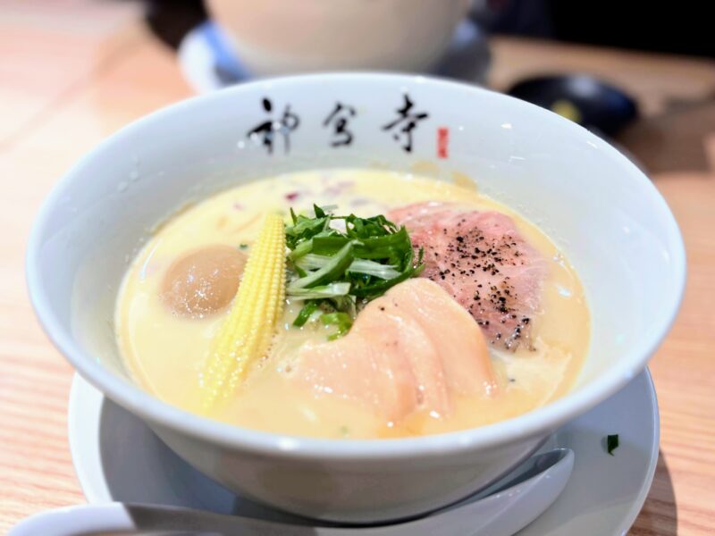 【高雄拉麵推薦】神宮寺拉麵-漢神巨蛋店｜名古屋二層泡雞白湯拉麵海外首店完整評價 | 高雄美食推薦