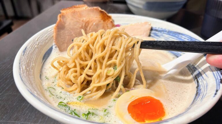 【高雄拉麵推薦】麵屋重生-大立商圈濃厚系日式拉麵 | 高雄美食推薦